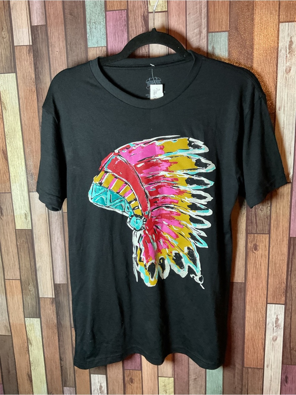 Texas True Threads Black Indian Headdress Graphic T-shirt Size Small NWT